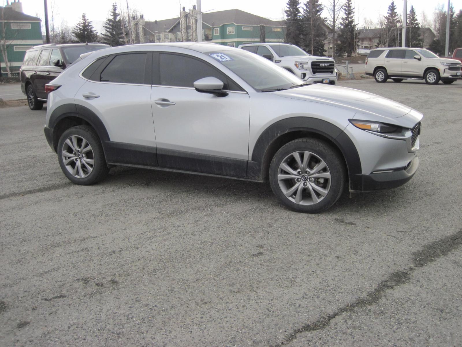 2021 silver /black Mazda CX-30 select AWD (3MVDMBBL3MM) with an 2.5L L4 DOHC 16V engine, 6A transmission, located at 9530 Old Seward Highway, Anchorage, AK, 99515, (907) 349-3343, 61.134140, -149.865570 - Photo #3